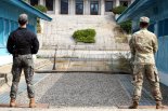 "Fxxx Korean..." 월북 미군, 순찰차 걷어찼다가 벌금형