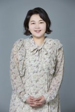 이선희, ‘콘크리트 유토피아’ 출연…‘강렬 인상’ 눈길