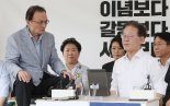 이재명 만난 이해찬 “윤 정부, 이대로 가면 파시즘”