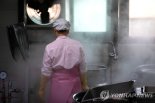 서울 1036개 학교 급식실 환기시설 개선…"조리원 폐질환 예방"