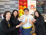 맥도날드, '창립자의 날' 기념 현장 우수 직원에 시상