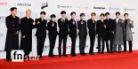 [포토] 세븐틴, '레드카펫을 꽉 채우며'