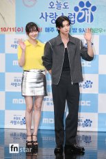 [포토] 박규영-차은우, '밝은 에너지 커플'