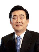"5억 성금 기탁" 유진그룹, 나눔으로 새해 출발