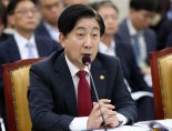'마약 연예인' 영구 방송 퇴출되나..이동관 "관련 규정 검토해 시행"
