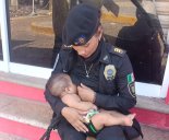 "아기 24시간 굶었다"는 말에 모유 내어준 엄마 경찰.. '특별승진' 했다
