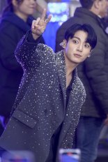 BTS 정국 '골든' 영국 앨범차트 3위..K팝 솔로 최고기록