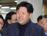 '이재명 측근' 김용, 불법선거자금·뇌물 일부 유죄…징역 5년 법정구속