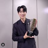 가수 손태진, 희망브리지에 여성 위생용품 860팩 기부