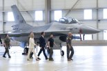 우크라, 6월이면 美 F-16 받아...5월에 조종사 훈련 마쳐