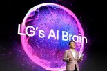 같지만 다른 AI 전략… 삼성 '초연결 경험'·LG '공감지능' [CES 2024 가전 트렌드는 'AI']