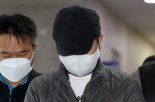 '700억원대 우리은행 횡령 형제' 항소심서 징역 15년·징역 12년으로 감형