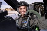 탑건 꿈꾸는 美 공군 여성 장교…'미국 최고 미녀'에 도전한다