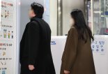 '김용 재판 위증교사' 이재명 캠프 관계자 구속…"증거인멸 우려"