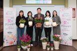 이상일 용인시장, 사탕 대신 꽃 선물하는 '花이트데이' 캠페인 참여