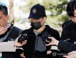 전국 사전투표소 40여곳에 '몰카' 설치...유튜버 결국 구속