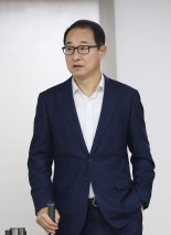 '민주 돈봉투 의혹'전·현직 의원 첫 재판