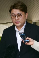 "김호중, 징역 30년형 수준 중범죄"…지상파서 퇴출