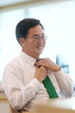 "경기도의 '유쾌한 반란' 혁신, 대한민국 체질을 바꾼다" [도약의 마지막 기회를 잡아라]