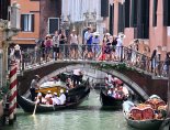"그만 오라"며 도시 입장료 걷은 베네치아..한달새 33억원 벌었다