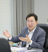 '글로벌 경제도시' 꿈꾸는 원강수 원주시장 [로컬 포커스 자치단체장을 만나다]