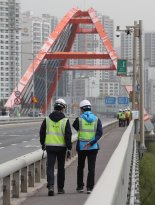 서강대교 공사 중 기계 폭발…60대 작업자 사망