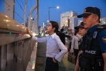 ‘대통령실 퇴사 브이로그’ 논란의 직원 정체는 김건희 사진사?