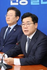 박찬대 “한동훈, 인적 쇄신 카드로 김건희 특검 피할 수 없어”