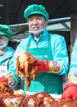 함영주 회장 연임 내정…하나금융 회장 후보 추천