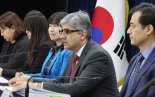 IMF, 한국 내년 성장률 2.2%→2.0%…"하방 위험 크다"