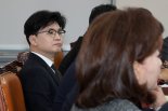 與 "당게 관련 한동훈 허위사실 상습 유포한 유튜버 고발"