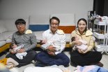 남원시 공무원 '세쌍둥이 경사'…최경식 시장, 방문 축하