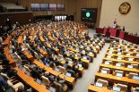 "외국인 임원들 韓 무슨 일이냐" 외국계 기업도 '비상계엄' 충격
