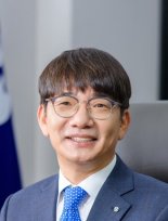 쇄신 결심한 진옥동, 신한금융 계열사 9곳 CEO 물갈이