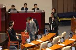 세번째 '김건희 특검법' 또 부결…국민의힘 6명만 찬성