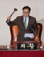 與 이탈하며 찬성 204표… 이제는 '헌재의 시간' [尹대통령 탄핵소추안 가결]