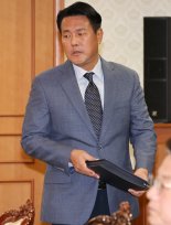 [속보] 김태효 "美대사에 '尹담화 외 계엄 아는 바 없다'고 했다"