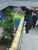 무안공항 합동분향소에 1시간 넘게 줄 서 애도...새해 첫날 전국 곳곳에서 추모 행렬
