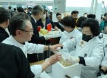 '흑백요리사' 안유성 "떡국 대신 전복죽" ..새해 첫날 무안공항 유가족에 대접