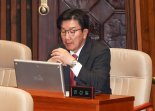 권성동 "쌍특검 당론 이탈표 강한 유감…위헌요소 제거한 특검안 의총서 논의"