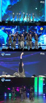 '엠카' 누에라, 2025년 첫 방 홀렸다…압도적 '무한대' 퍼포먼스