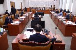 與野, 내란 특검법 두고 공방…"수정안 받아야" vs "특검 허용 안돼"