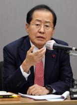 트럼프 취임식 참석·2기 주요 인사와 한국 정책 의견 나누는 홍준표 시장