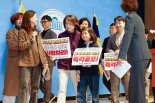 학교에 선택권 넘긴 AI교과서..."구독료 다시 정해야"