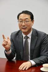[fn인터뷰]국회 외통위 與간사 김 건 의원을 만나다.."'트럼프 쓰나미' 기업-정부-국회 토탈사커로 대응해야"