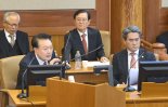 尹 "각오한 일, 국민만 믿고 당당히 대처하자"..구속기소에 변호인단 위로