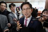 김문수 “尹 탄핵 기각돼야..대선 출마할 생각 없다”