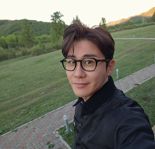 '음원 사재기' 영탁 전 소속사 대표, '징역 8개월'