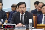 국방장관 대행 "해병대 전 수사단장 박정훈 대령 보직 검토 중"