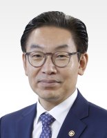 [차관칼럼] 특허로 달리는 혁신기관차
